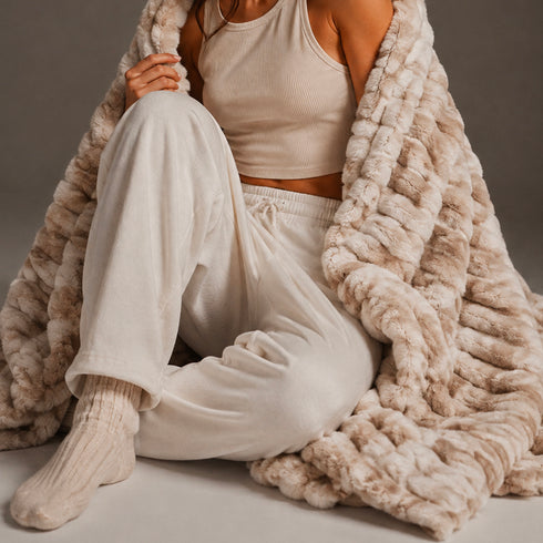 Signature Cloud Luxe Throw Blanket